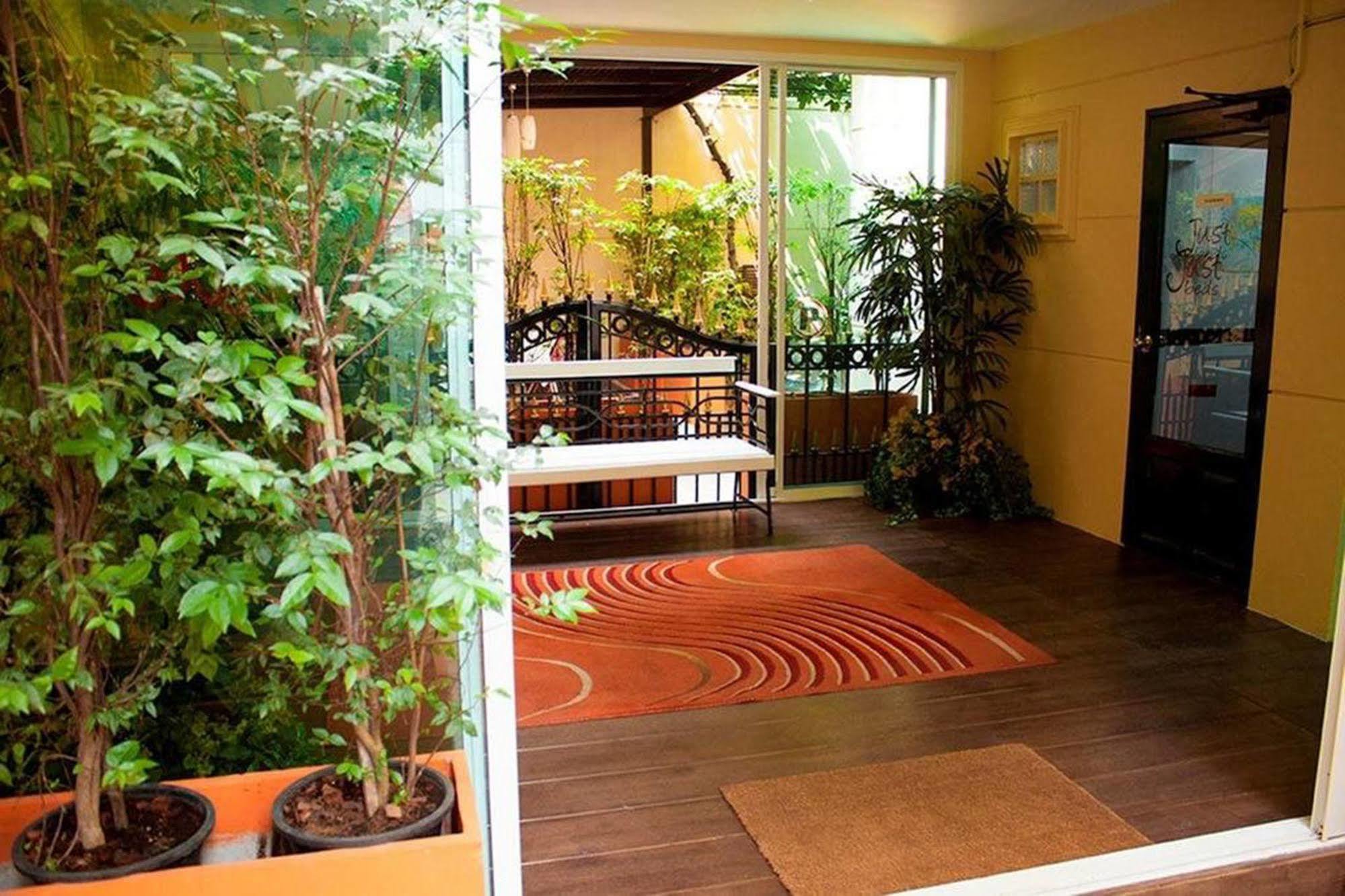 Justbeds Hotel Банкок Екстериор снимка