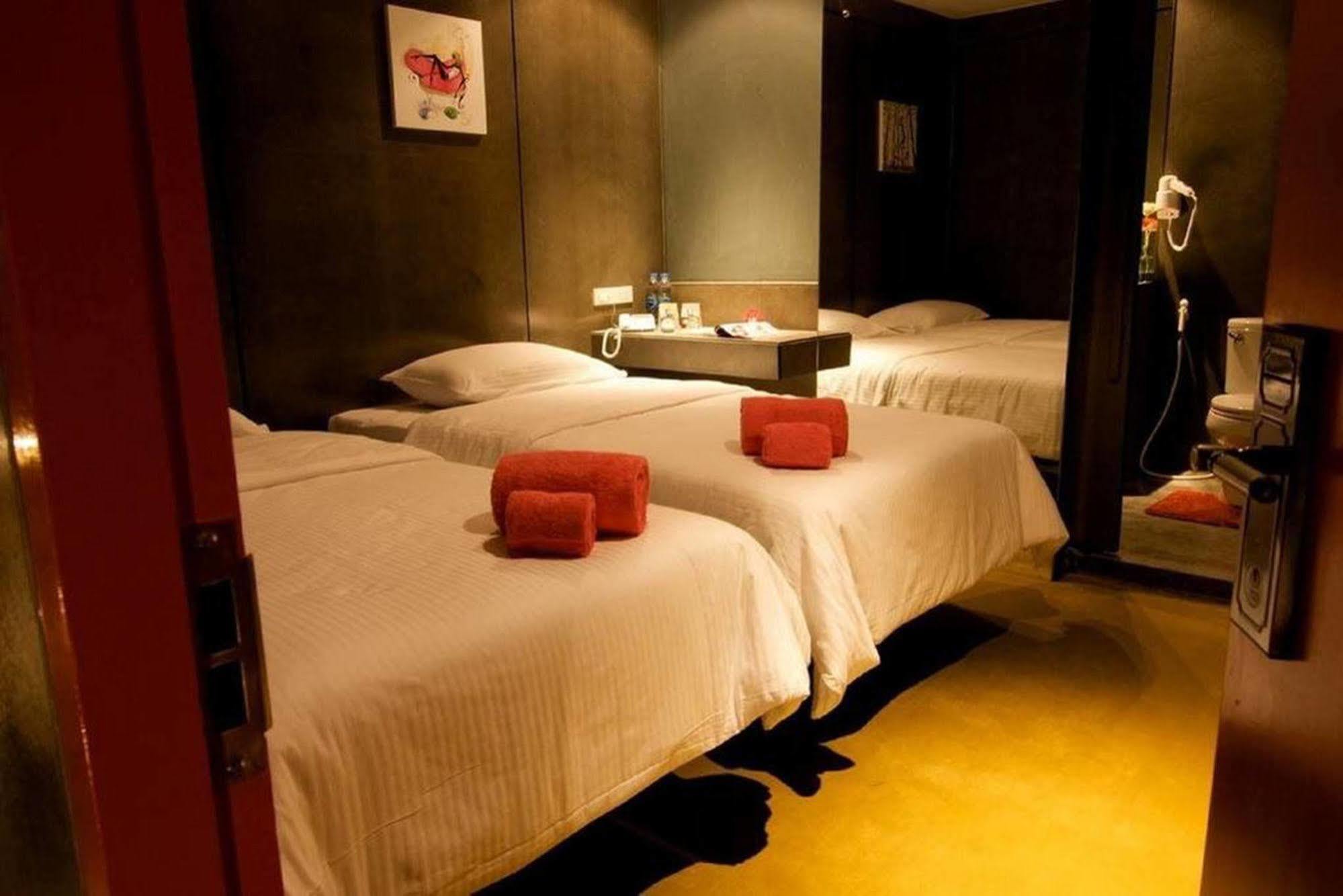 Justbeds Hotel Банкок Екстериор снимка
