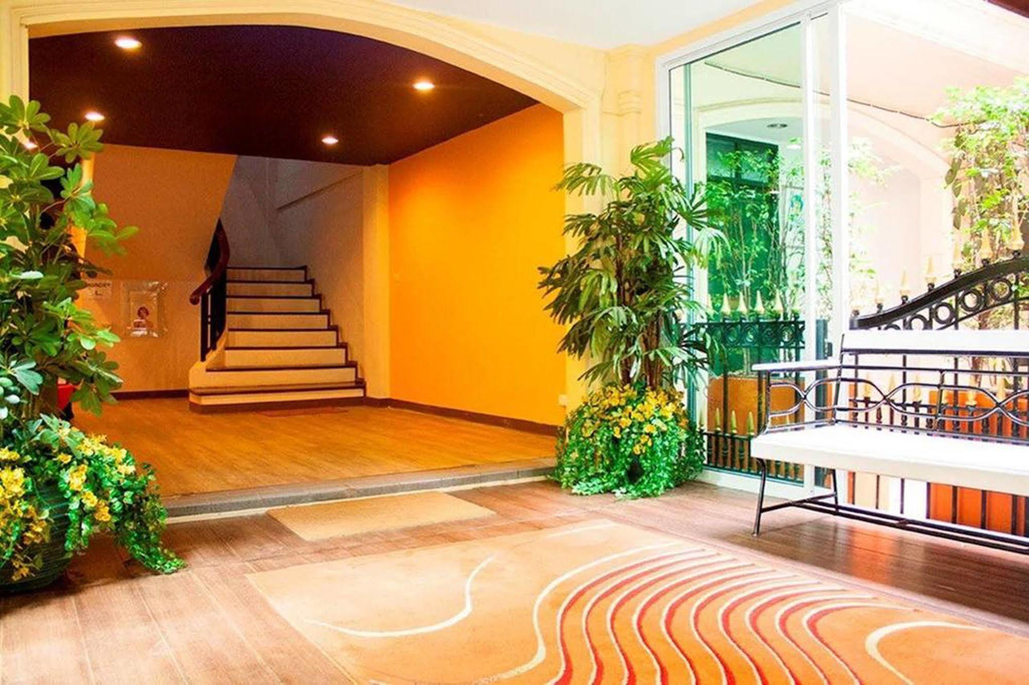 Justbeds Hotel Банкок Екстериор снимка