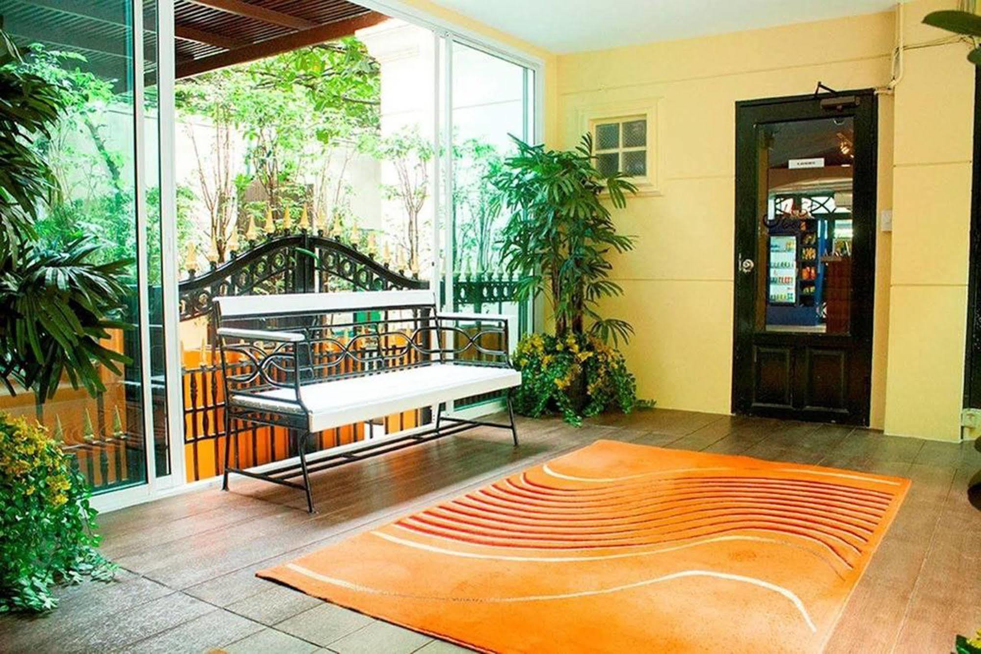 Justbeds Hotel Банкок Екстериор снимка
